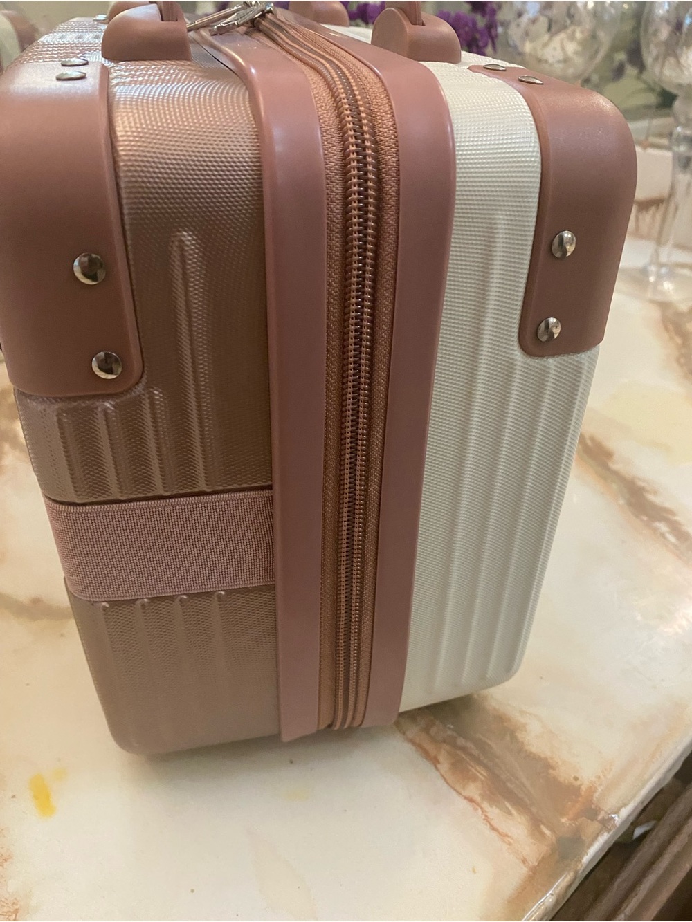 Compact Rose Gold Hard-Shell Cosmetic Case - Picture 3 of 12
